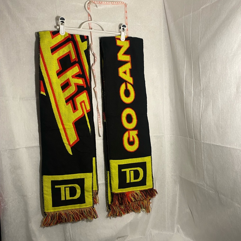 2 Vancouver Canucks TD Scarf Anniversary Collectible Black Skate Retro 1st Game